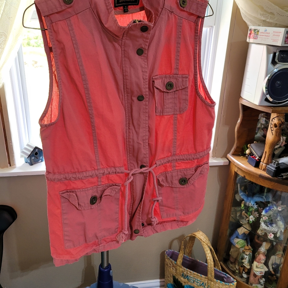 C'ESTTOI, Size M, Pink Vest. Women's - Picture 7 of 13